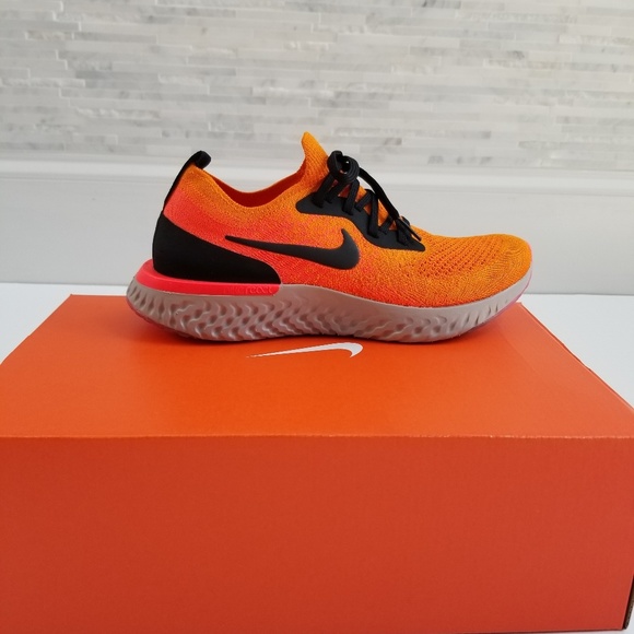 New Wmns Nike Epic React Flyknit Sneakers - Picture 4 of 8